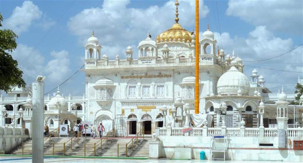 Chief Ministers Pilgrimage Scheme Senior citizens to register on Saral portal by April 15 for free pilgrimage to Takht Sachkhand Shri Hazur Sahib Nanded